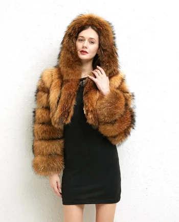 2026 New Arrival Vertical Stiped Raccoon Fur Jacket Fashion Winter Real Racoon Fur Crop Fur Coat With Hood
